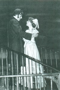 Dostoievski-Leñero, Manuela Montero, Emoé de la Parra